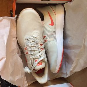 Nike running shoes comfort fit